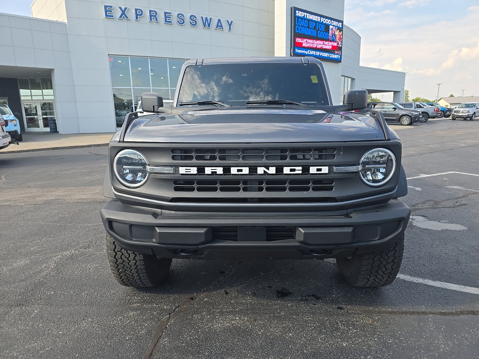 Used 2025 Ford Bronco 4-Door w/ Sasquatch Package AWD/4WD image 2
