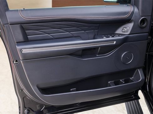 Used 2023 Ford Expedition Max Platinum image 25