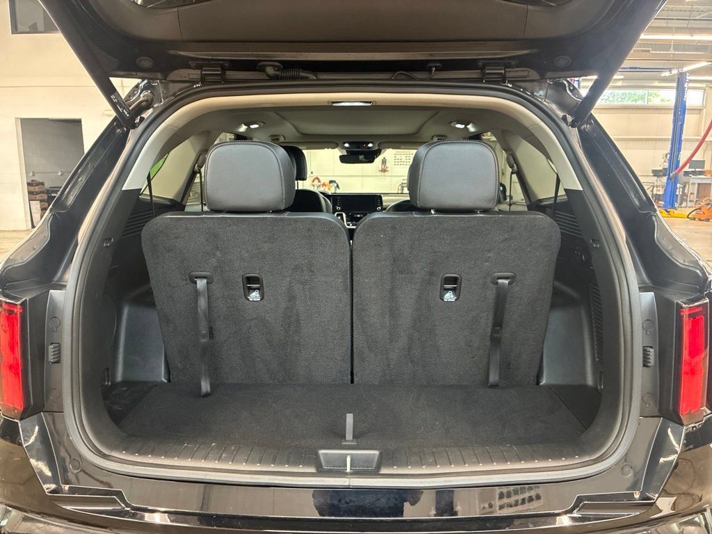 Certified 2023 Kia Sorento SX AWD/4WD image 26