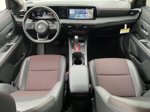 New 2025 Nissan Kicks SR image 19