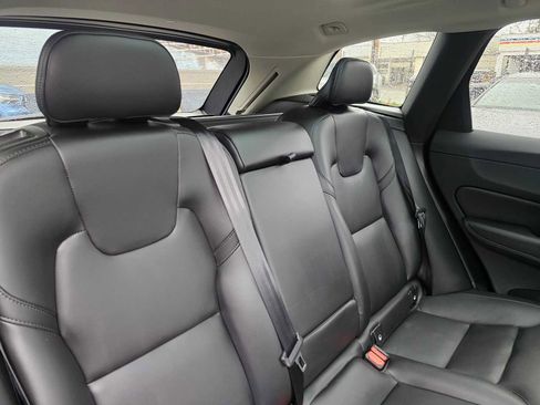Certified 2025 Volvo XC60 B5 Core w/ Protection Package Premier image 15