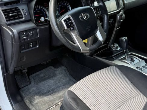 Used 2017 Toyota 4Runner SR5 AWD/4WD image 14