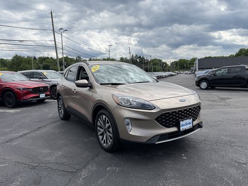 Used 2020 Ford Escape Titanium AWD/4WD image 9