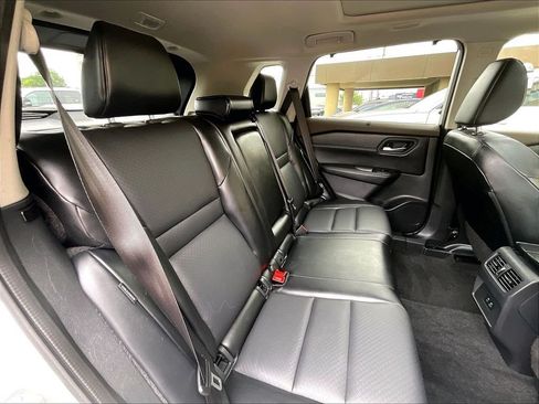 Used 2023 Nissan Rogue SV w/ SV Premium B Package AWD/4WD image 16