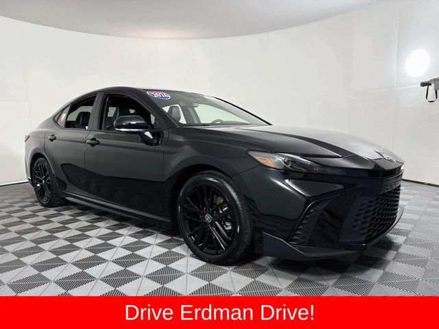 Used 2026 Toyota Camry SE FWD image 1