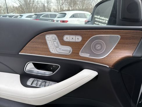 Certified 2025 Mercedes-Benz GLE 450e 4MATIC image 13