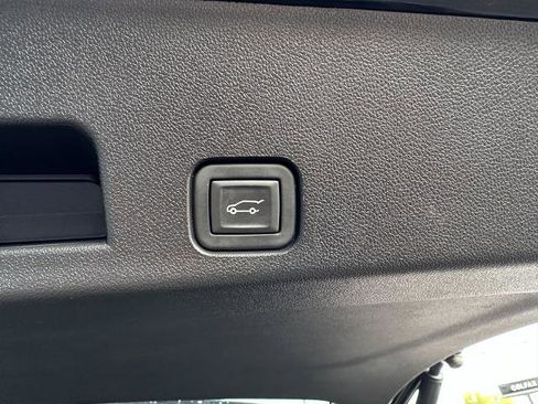 Used 2024 Chevrolet Traverse LT w/ Trailering Package AWD/4WD image 27