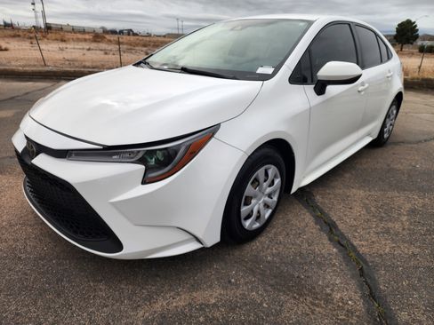 Used 2020 Toyota Corolla L image 3