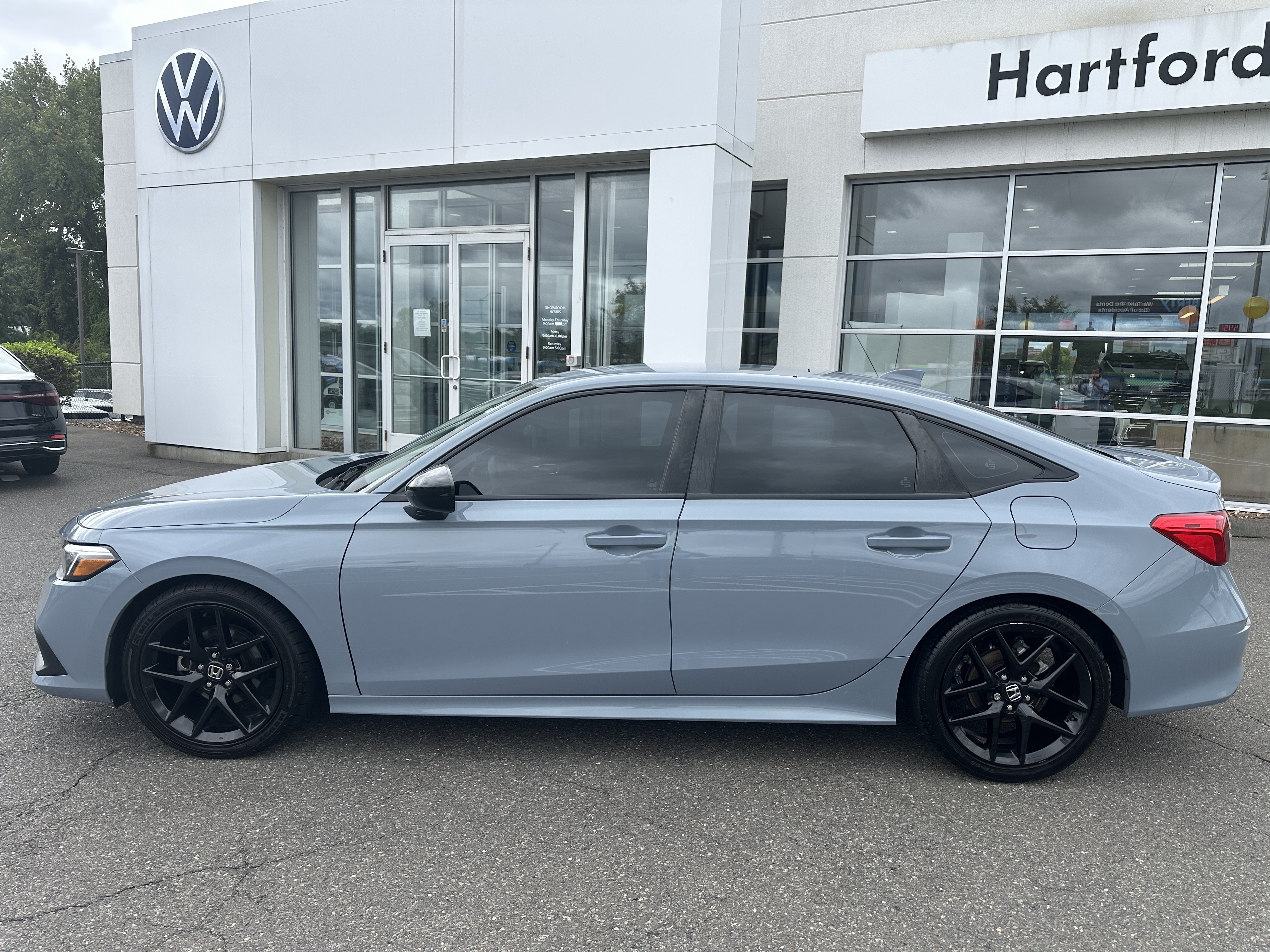 Used 2023 Honda Civic Sport image 1