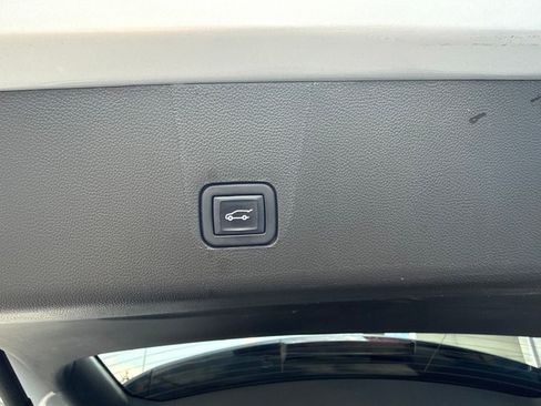 Used 2022 Chevrolet Traverse LT AWD/4WD image 15