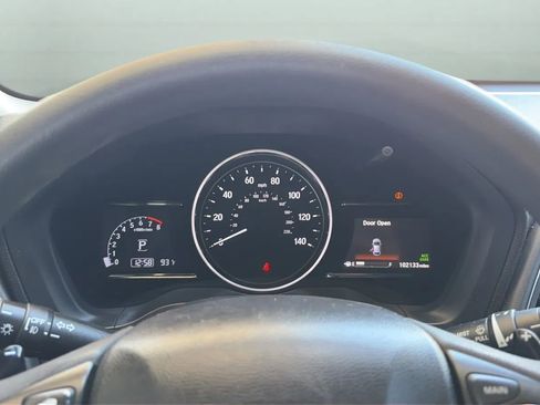 Used 2019 Honda HR-V EX image 11
