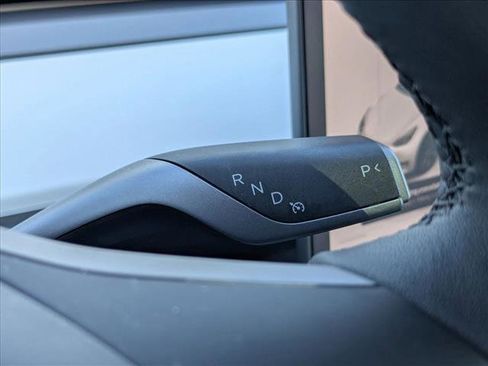 Used 2024 Tesla Model Y Long Range AWD/4WD image 12