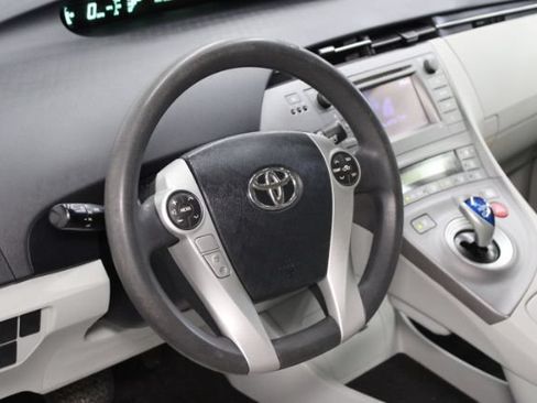 Used 2014 Toyota Prius Two FWD image 12