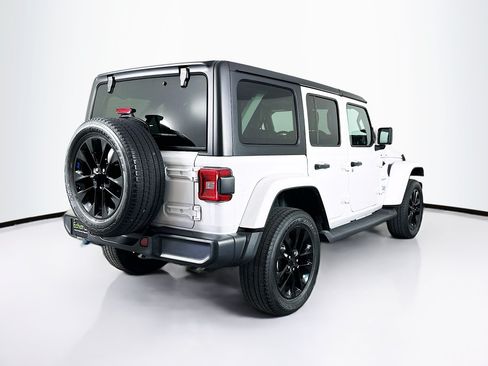 Used 2023 Jeep Wrangler Unlimited Sahara w/ Cold Weather Group AWD/4WD image 9