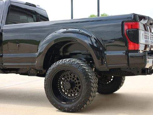 Used 2021 Ford F350 Platinum w/ FX4 Off-Road Package AWD/4WD image 7