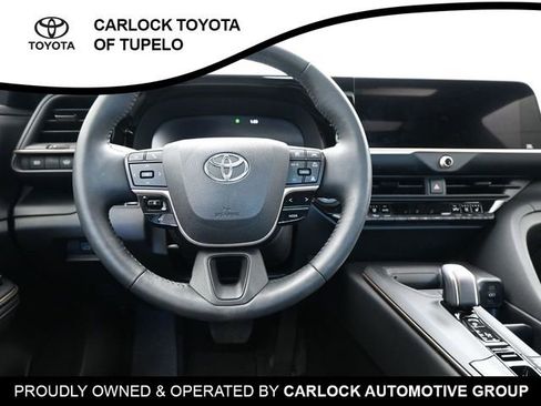 Used 2023 Toyota Crown Limited image 28