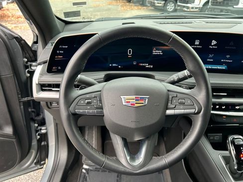 Used 2025 Cadillac XT4 Premium Luxury image 21