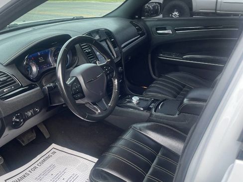 Used 2019 Chrysler 300 S image 11