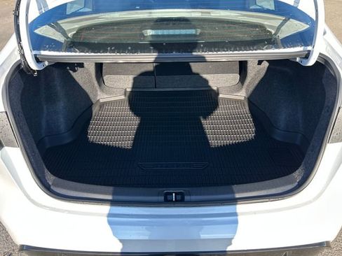 Used 2025 Toyota Corolla SE image 14