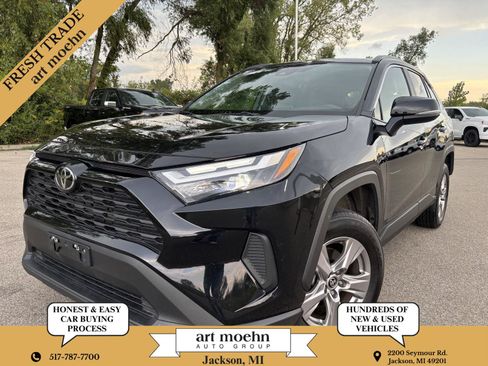 Used 2025 Toyota RAV4 XLE AWD/4WD image 1