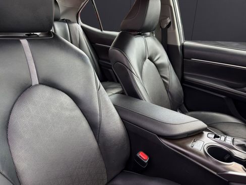 Used 2023 Toyota Camry XSE image 14