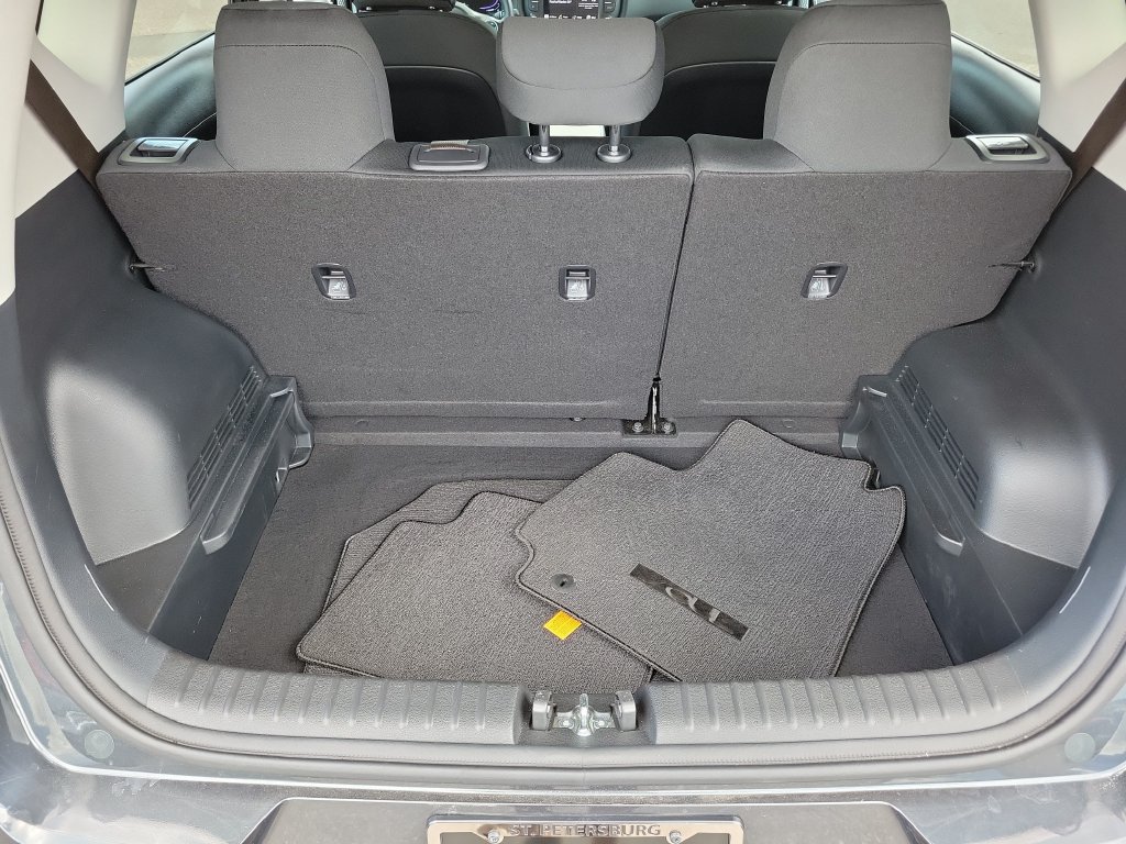 Used 2025 Kia Soul LX w/ LX Technology Package FWD image 8