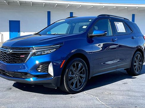 Used 2023 Chevrolet Equinox RS w/ RS Leather Package image 2