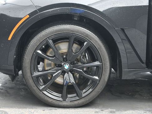 Used 2025 BMW X7 M60i image 39