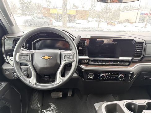 Used 2023 Chevrolet Silverado 1500 LT image 11
