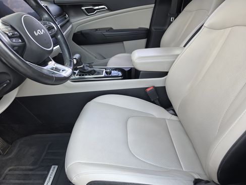 Used 2023 Kia Sportage EX FWD image 9