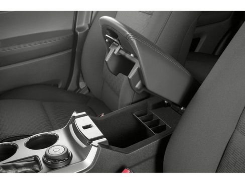Used 2015 Ford Explorer XLT w/ Equipment Group 202A AWD/4WD image 11
