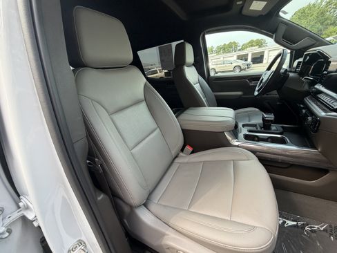 Used 2023 Chevrolet Silverado 1500 LTZ AWD/4WD image 22