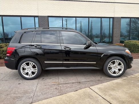Used 2015 Mercedes-Benz GLK 350 4MATIC image 2
