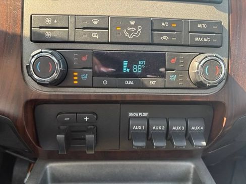 Used 2011 Ford F350 Lariat w/ Lariat Ultimate Pkg AWD/4WD image 29