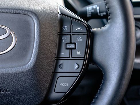 Used 2023 Toyota Prius XLE AWD/4WD image 17