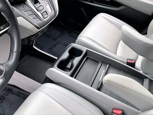 Used 2018 Honda Odyssey Touring image 17