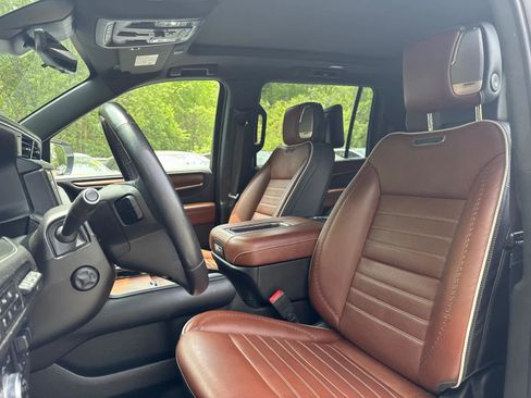 Used 2023 GMC Yukon XL Denali Ultimate AWD/4WD image 14