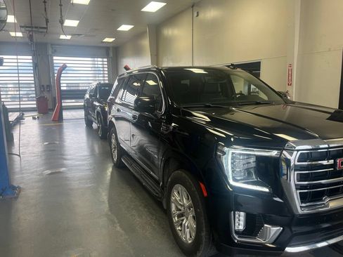 Used 2021 GMC Yukon SLT w/ SLT Premium Package AWD/4WD image 1