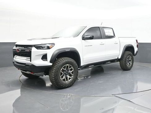 New 2026 Chevrolet Colorado ZR2 w/ Technology Package AWD/4WD image 7