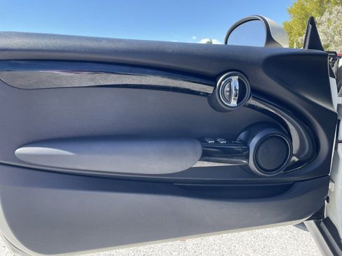 Used 2019 MINI Cooper S image 24