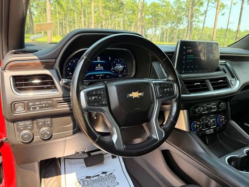 Used 2023 Chevrolet Suburban LT w/ Luxury Package AWD/4WD image 15