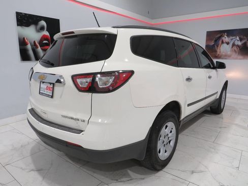 Used 2014 Chevrolet Traverse LS image 3