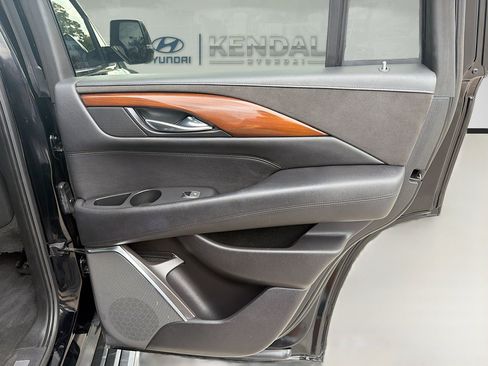 Used 2018 Cadillac Escalade Premium Luxury image 29