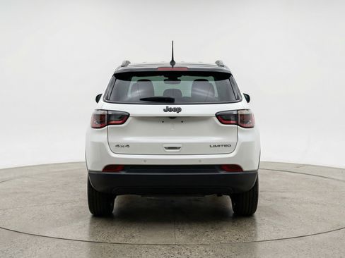 Used 2025 Jeep Compass Trailhawk AWD/4WD image 7