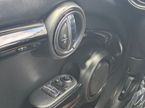 Used 2019 MINI Cooper S FWD image 22