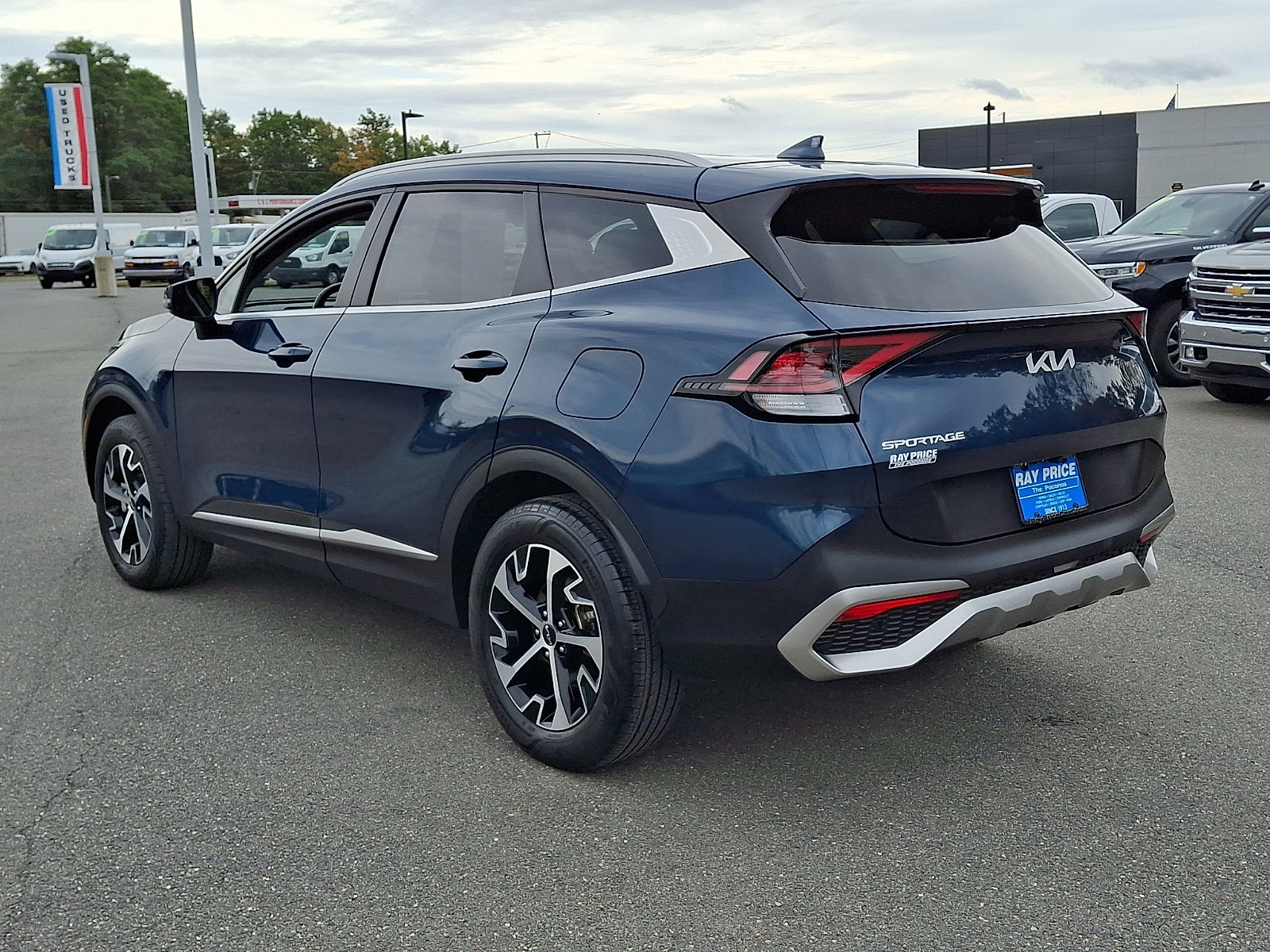 Used 2023 Kia Sportage EX AWD/4WD image 4