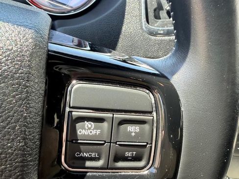 Used 2019 Dodge Grand Caravan SXT FWD image 20