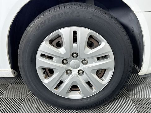 Used 2017 Dodge Grand Caravan SE FWD image 28