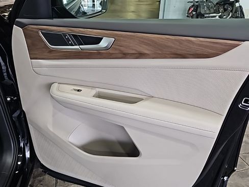 New 2026 Volkswagen Atlas SE FWD image 11