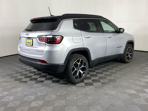 Used 2025 Jeep Compass Limited image 6